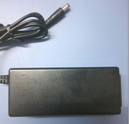 Konektor input 14V4.6A Desktop Power Adapter IEC320 / C14 Untuk Sistem Audio