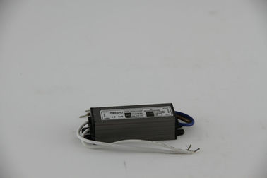 Efisien 220 V AC Konstan AC Current Untuk DC Driver LED 300mA Dengan OLP / OVP