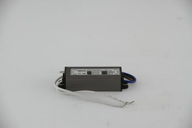 Efisien 220 V AC Konstan AC Current Untuk DC Driver LED 300mA Dengan OLP / OVP