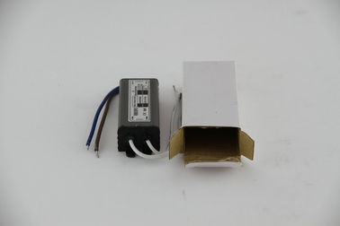 Efisien 220 V AC Konstan AC Current Untuk DC Driver LED 300mA Dengan OLP / OVP