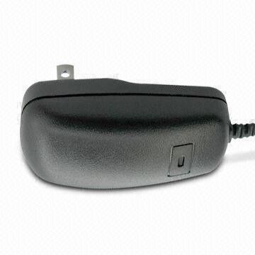 15 Watt Universal Switching Mode Power Adapter Untuk Perangkat Mobile