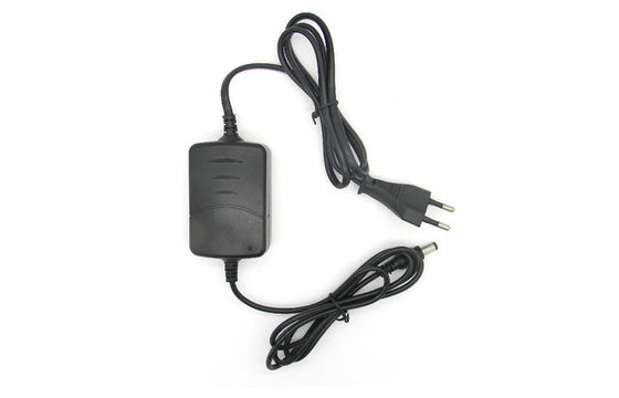 Destkop Switching Power Adapter 12V 2A Untuk LCD TV, FCC Bagian 15 Kelas B