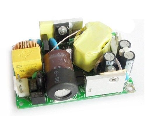 EN61000-3-2 standar medis Power Suppies 50W Output 15V / 2.67A MD50-220S15