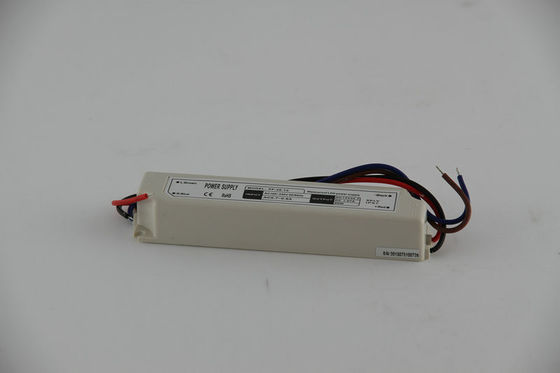 Kecerahan tinggi 12V 20W tegangan konstan LED Driver Waterproof dengan Universal AC
