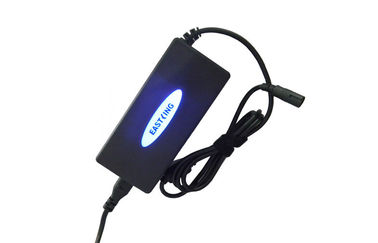 Inggris / US 90W Universal Laptop Power Adapter otomatis 5V 2.1A USB Dengan LED