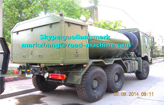 SINOTRUK HOWO Green Militer 6000 Tanker Air Truk 25000L Dengan EURO Standar LHD ATAU RHD