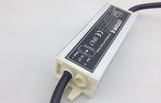 Perlindungan Sirkuit pendek Tegangan Konstan LED Power Supply DC12V 20W terbuka Lights